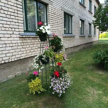 Stradnieku Viesnica Hostel Ventspils Exterior photo