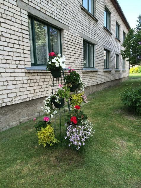 Stradnieku Viesnica Hostel Ventspils Exterior photo